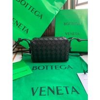 보테가베네타 여자가방 680254