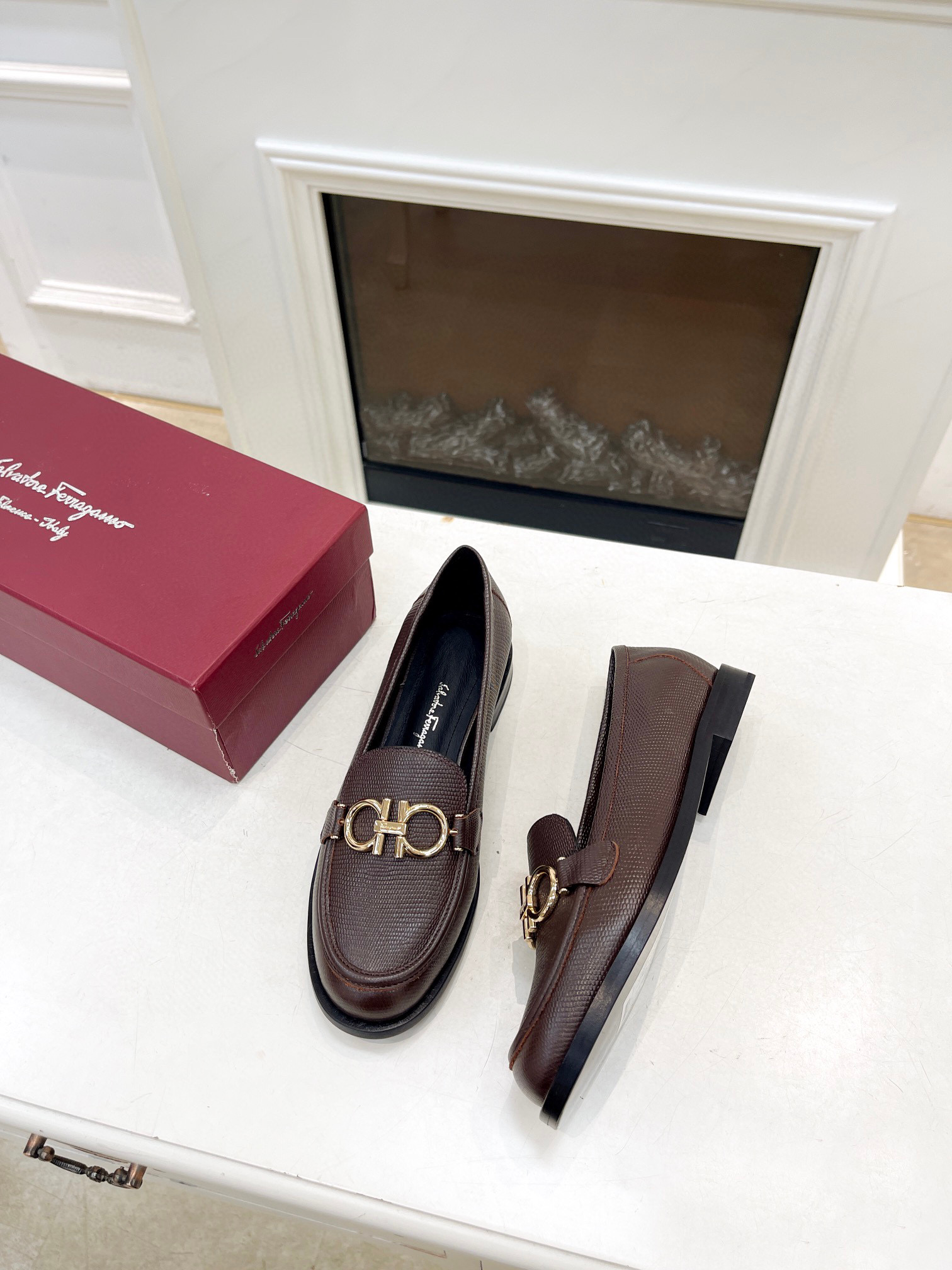 페라가모 여자 로포신발