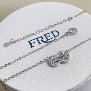 프레드 목걸이
