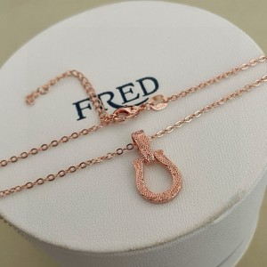 프레드 목걸이