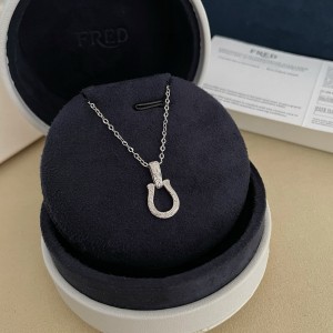 프레드 목걸이