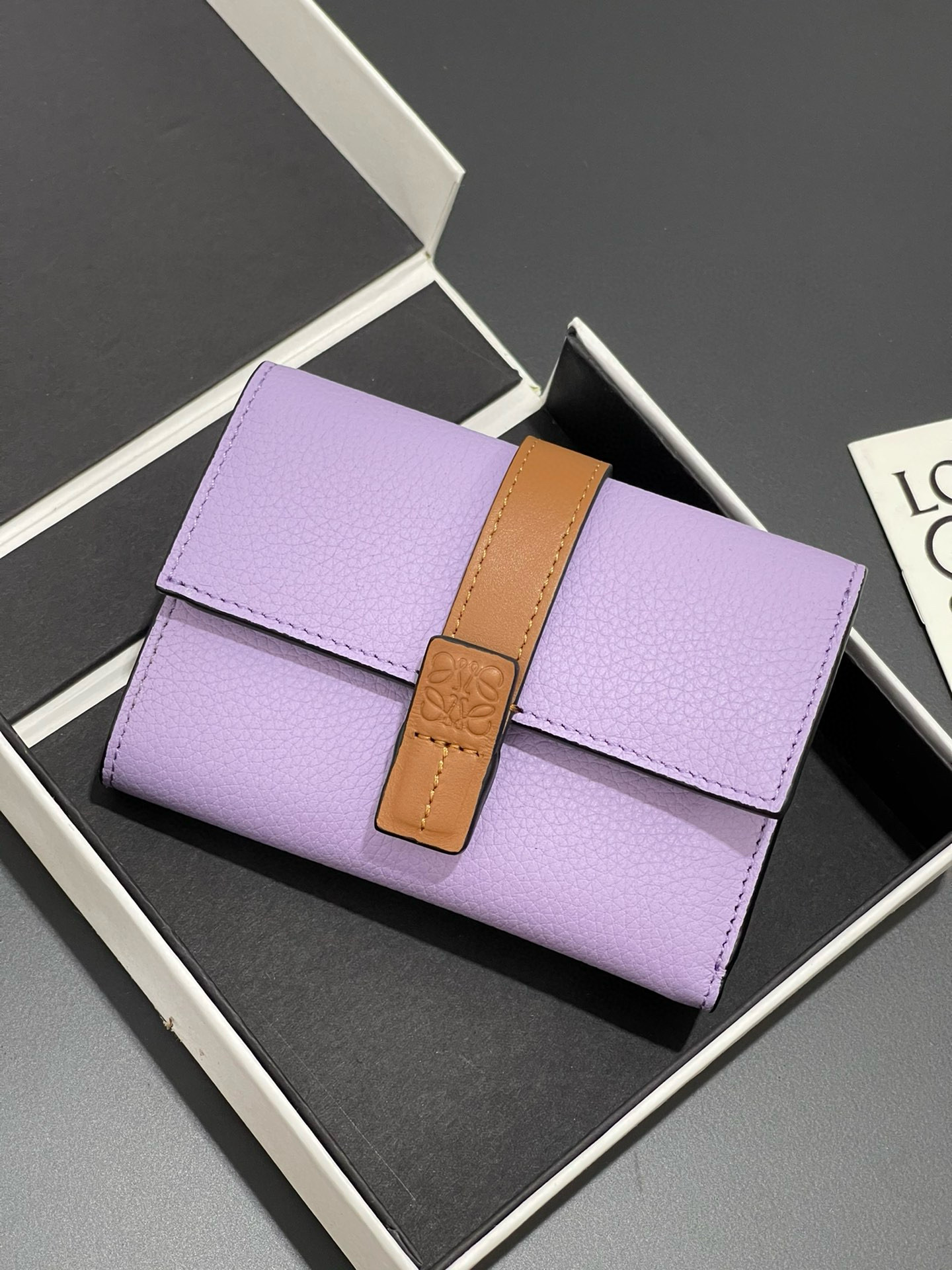 로에베 여자 반지갑