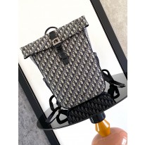 디올 백팩