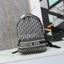 디올 백팩