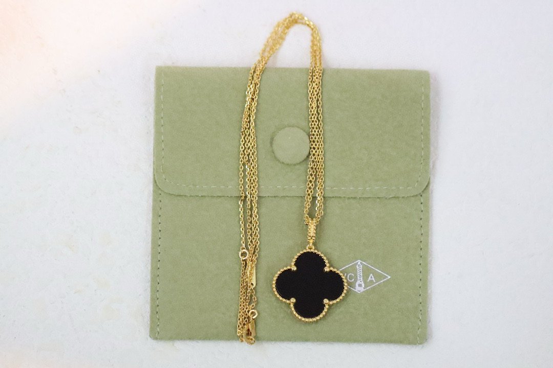 반클리프앤아펠 목걸이