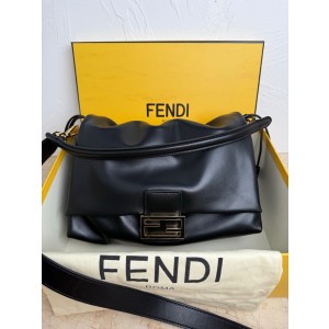 펜디 여자가방 8832