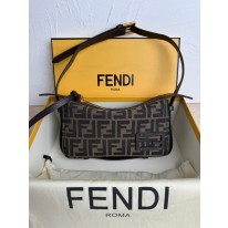 펜디 여자가방 8105