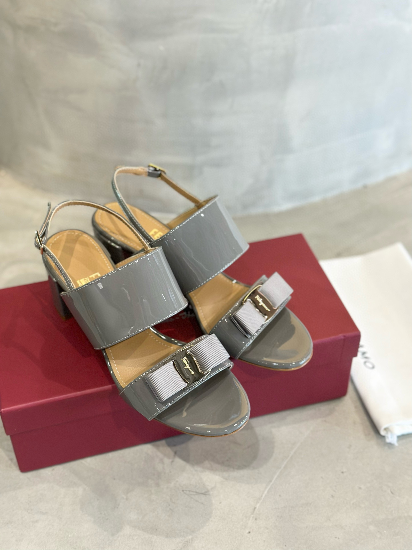 페라가모 5.5cm 여자 샌들