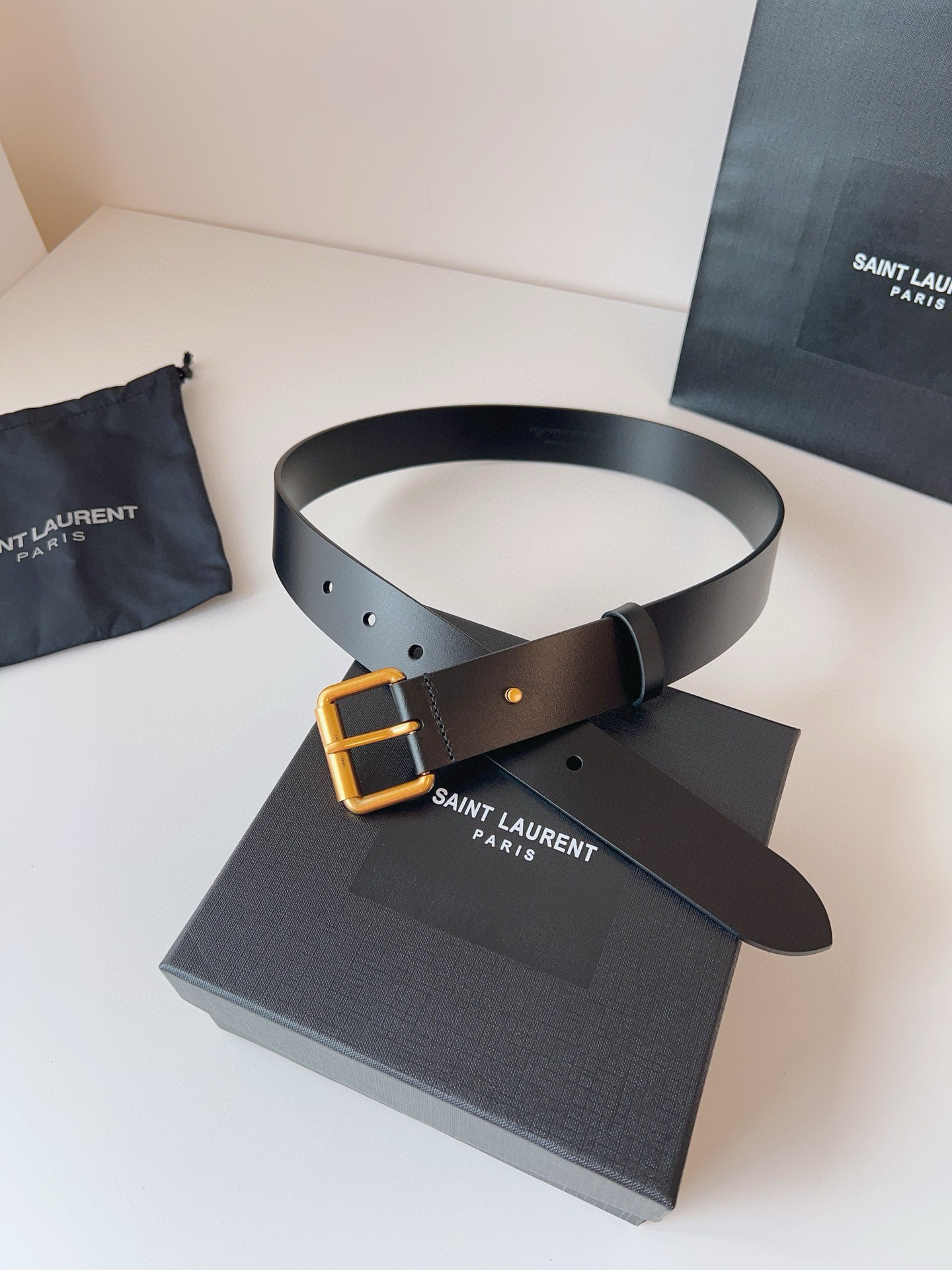 입생로랑 남자 벨트