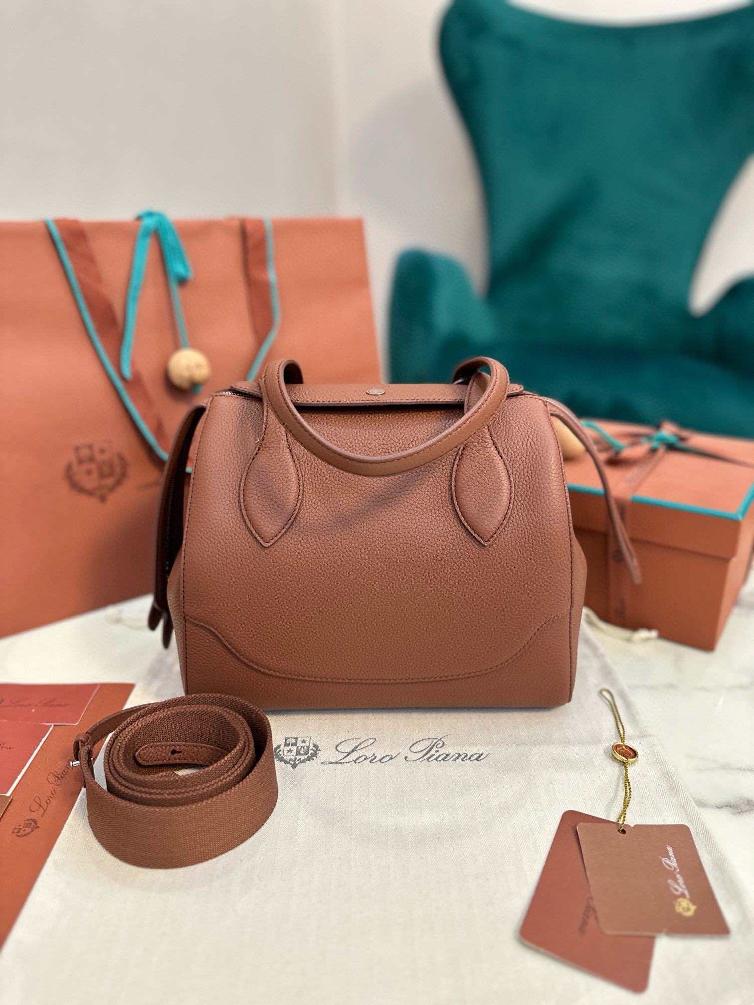 로로피아나 여자가방