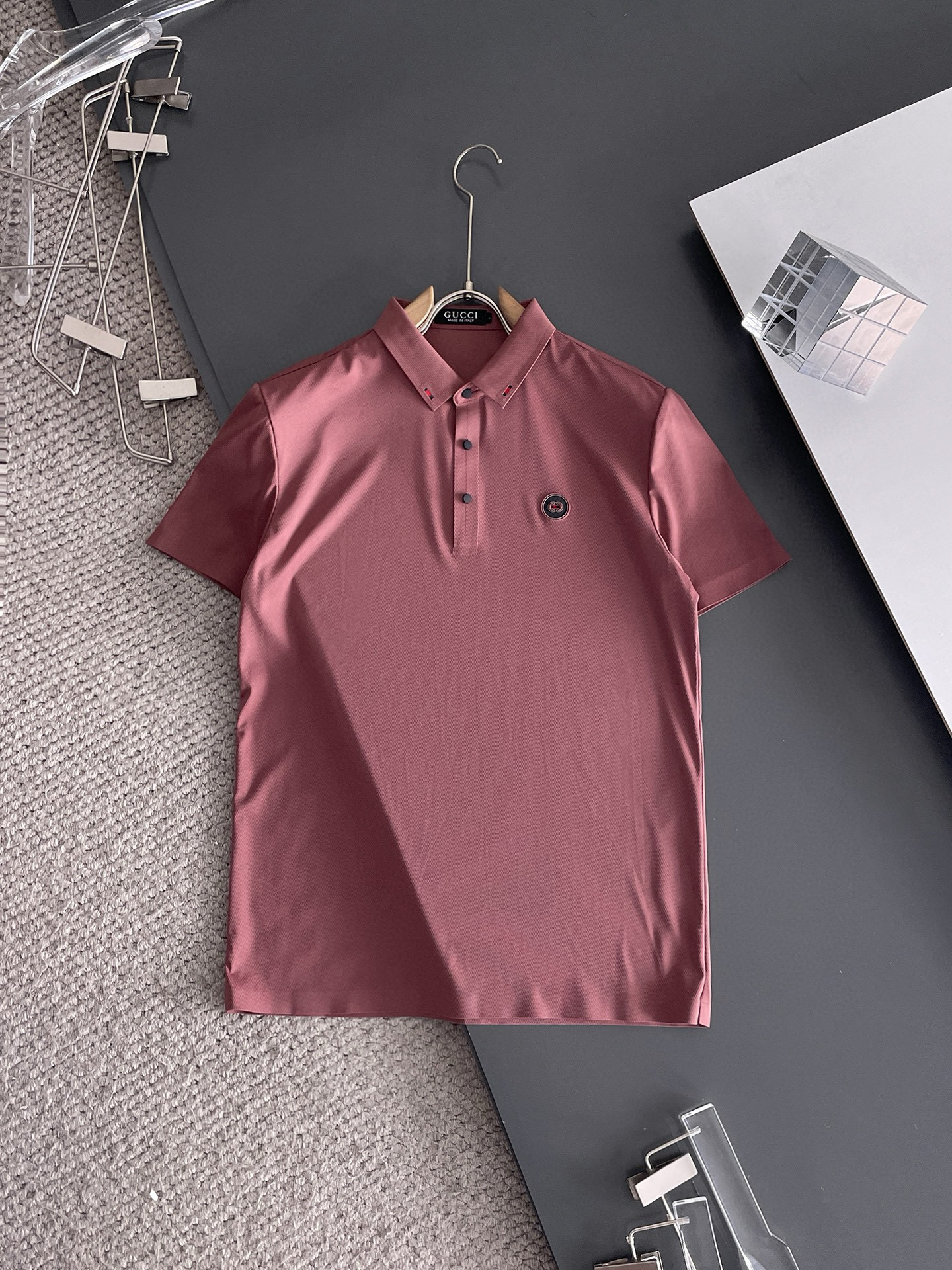 구찌 남자 반팔티