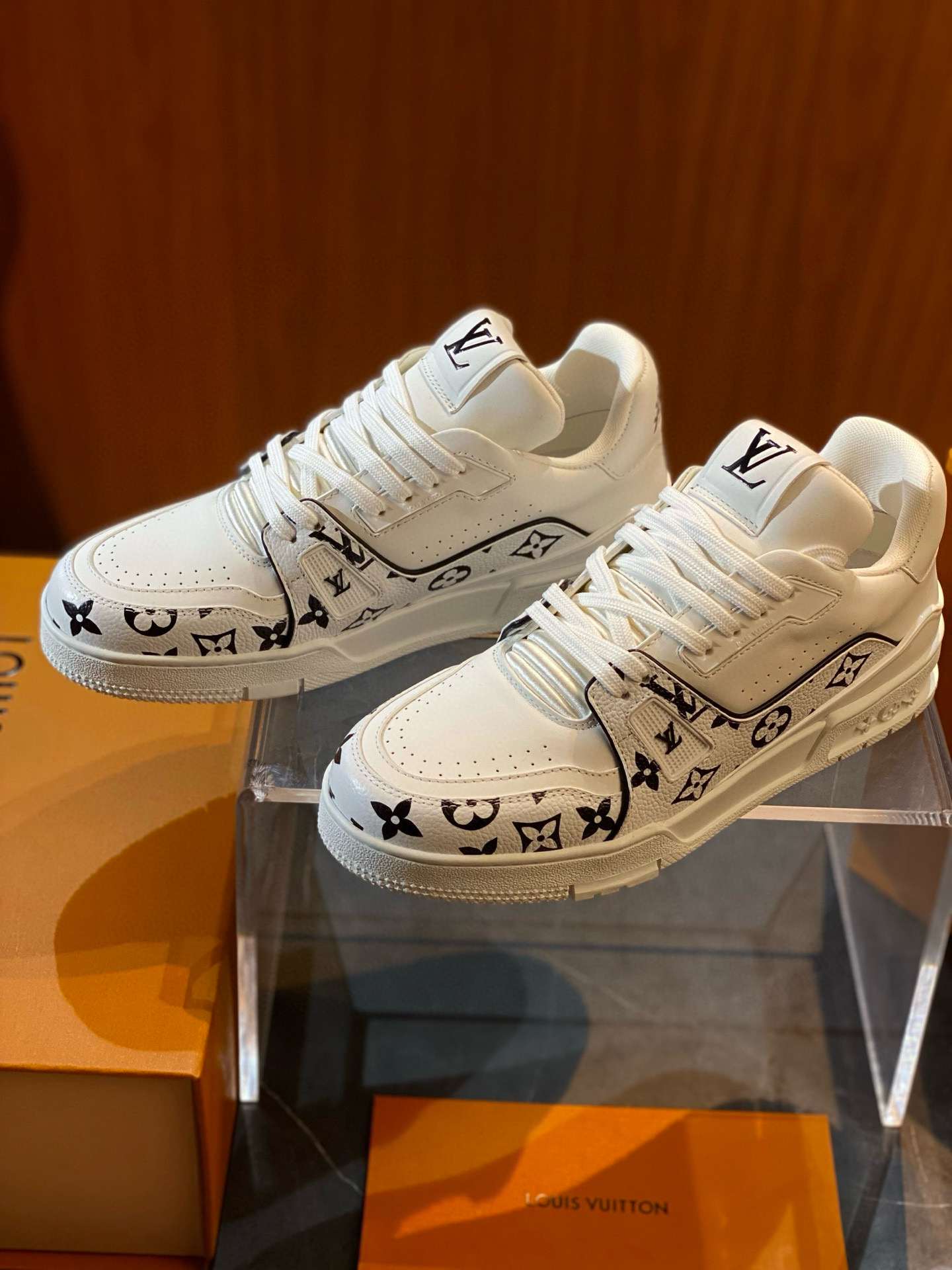 루이비통 트레이너 남자 신발 운동화 스니커즈