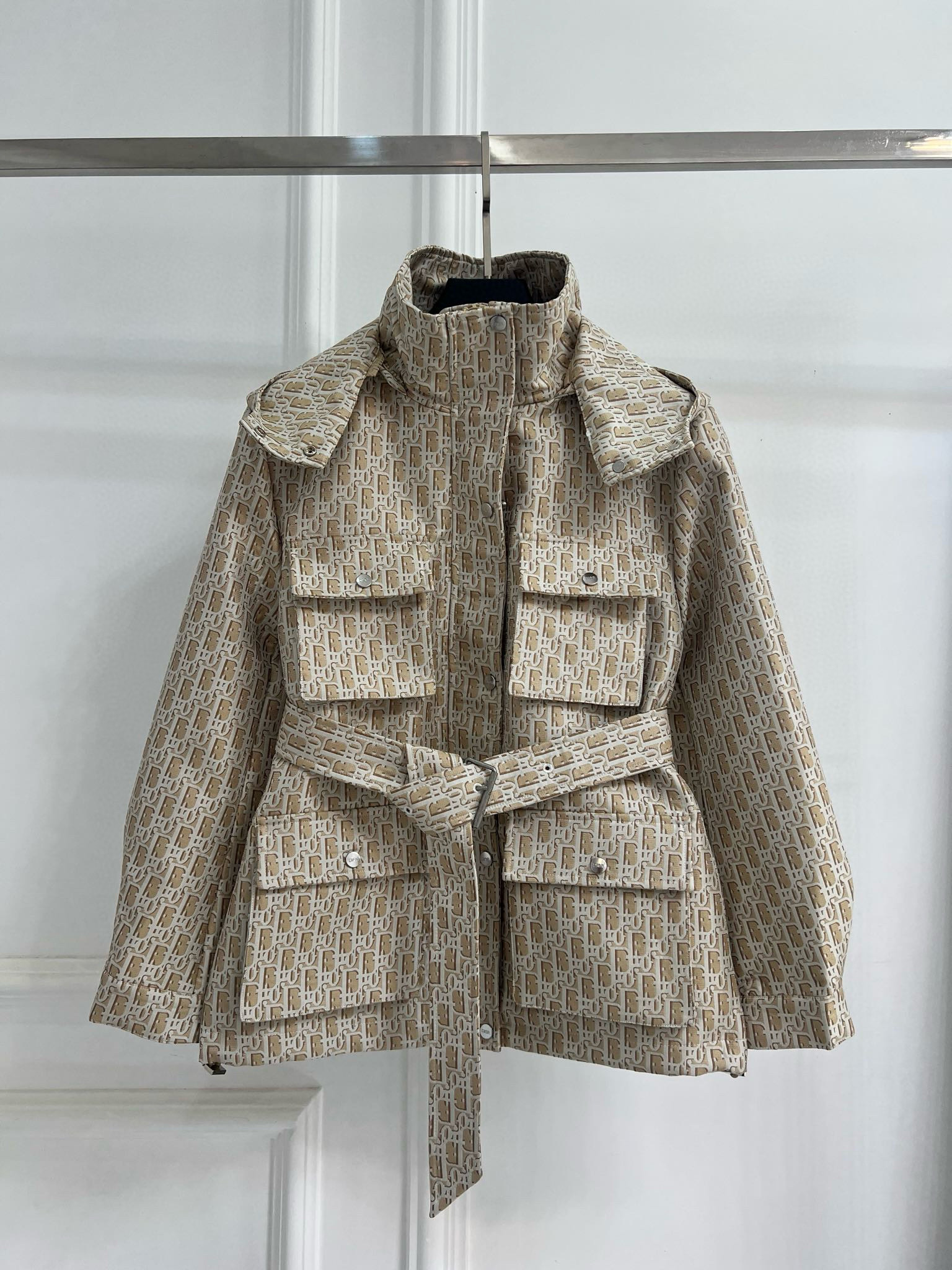 디올 여자 자켓