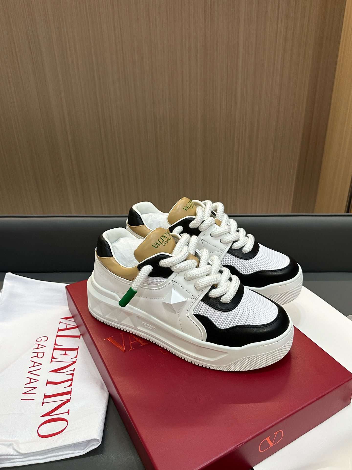 발렌티노 남녀공용 신발 운동화 스니커즈