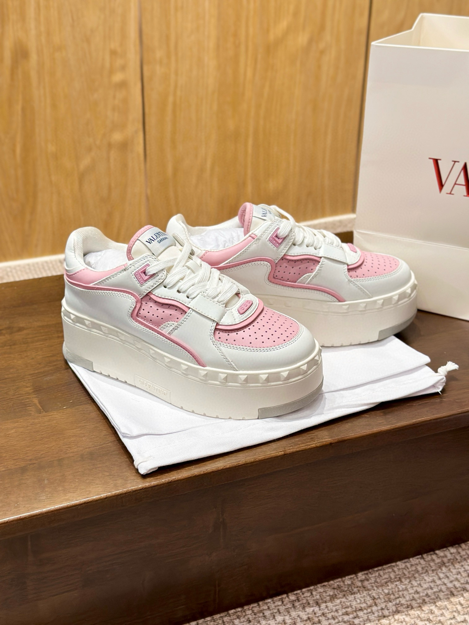 발렌티노 여자 신발 운동화 스니커즈