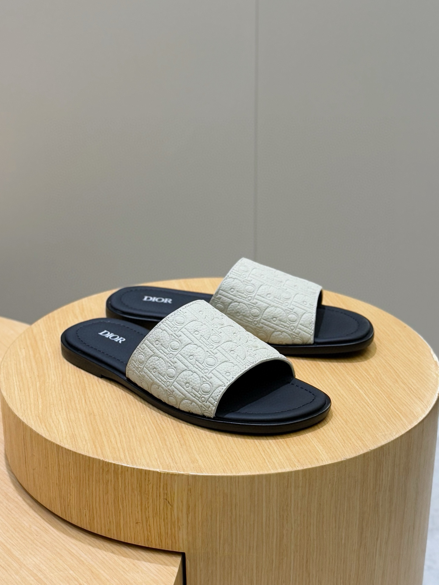 디올 남자 슬리퍼