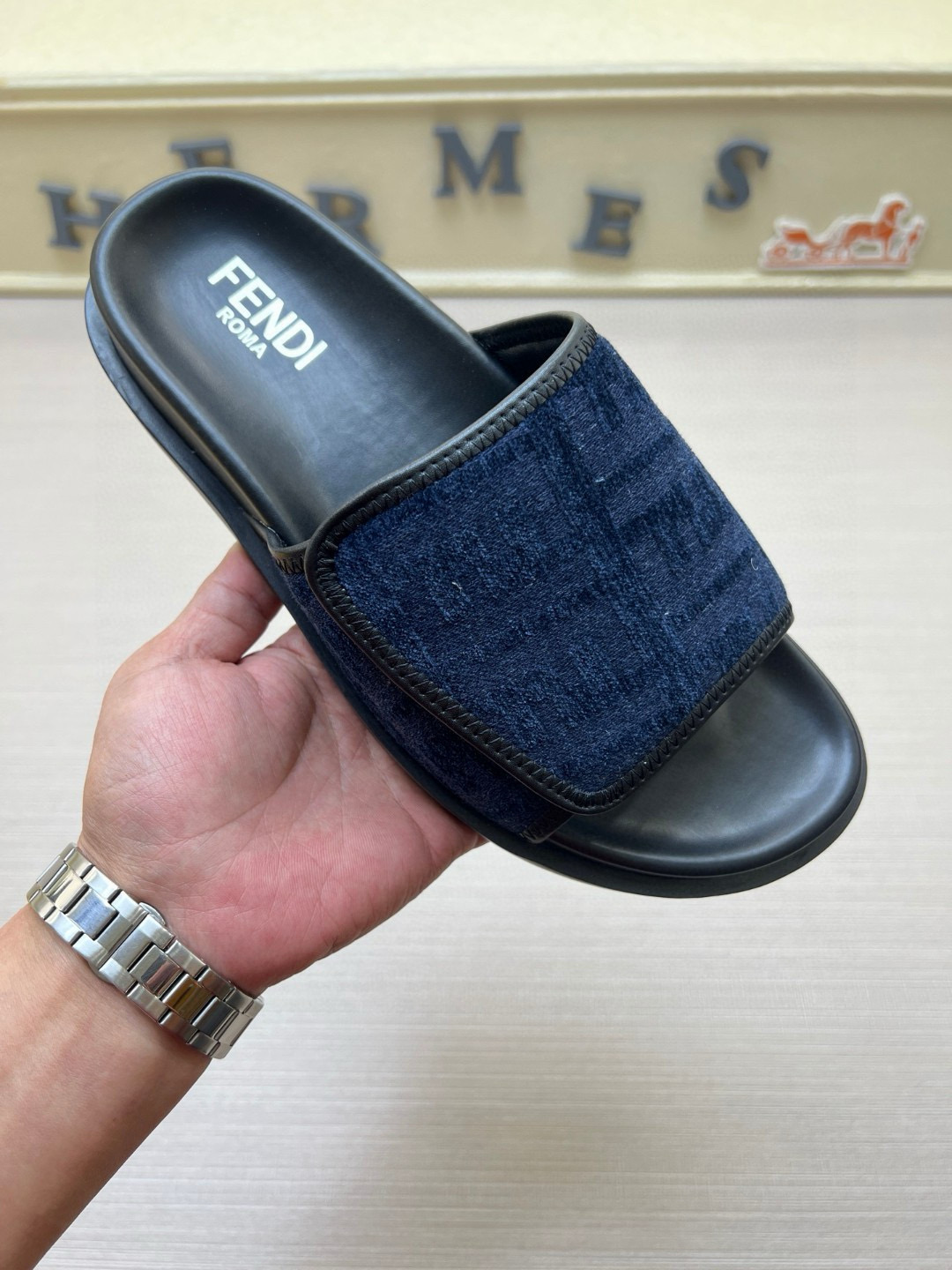 펜디 남자 슬리퍼