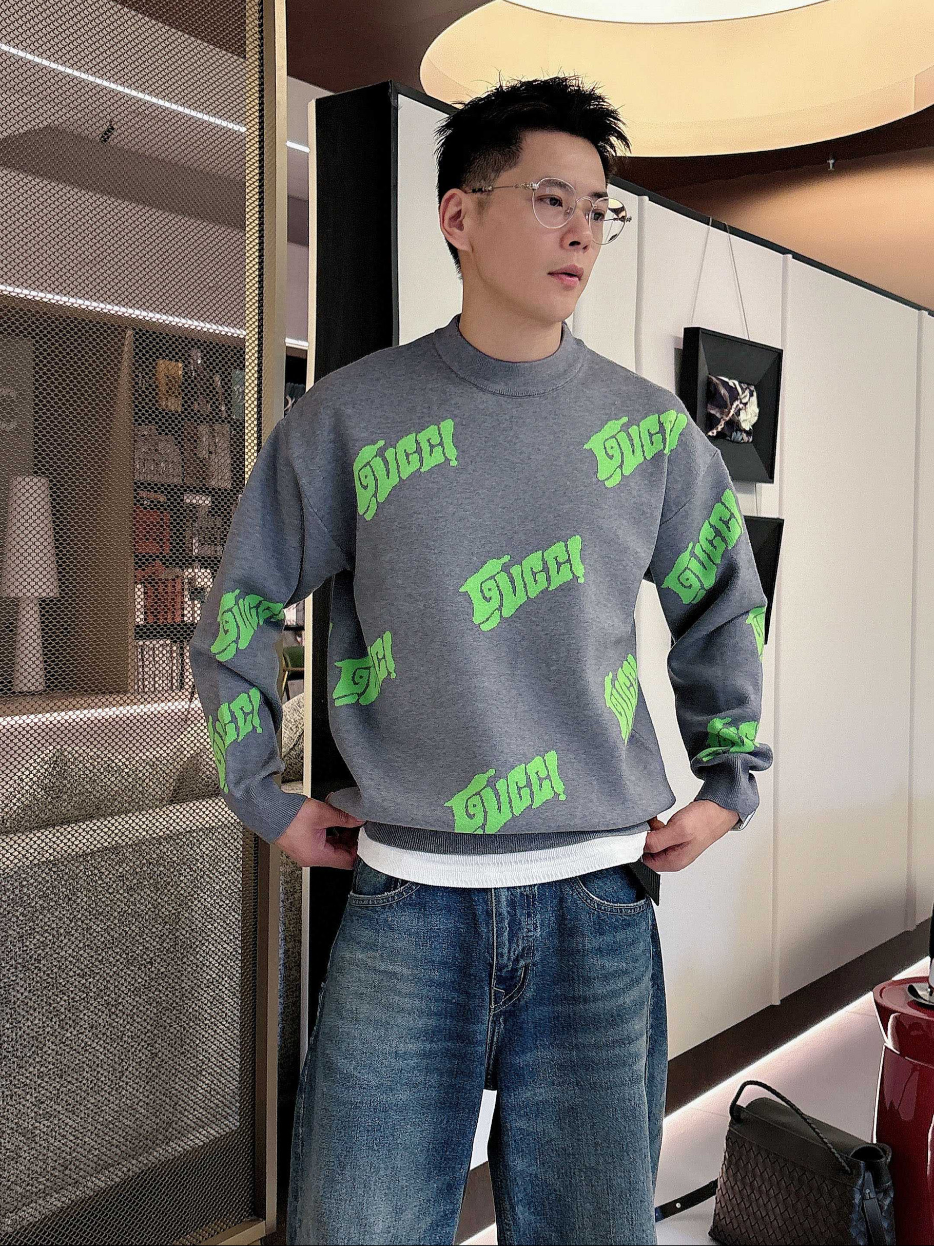 구찌 남자 니트