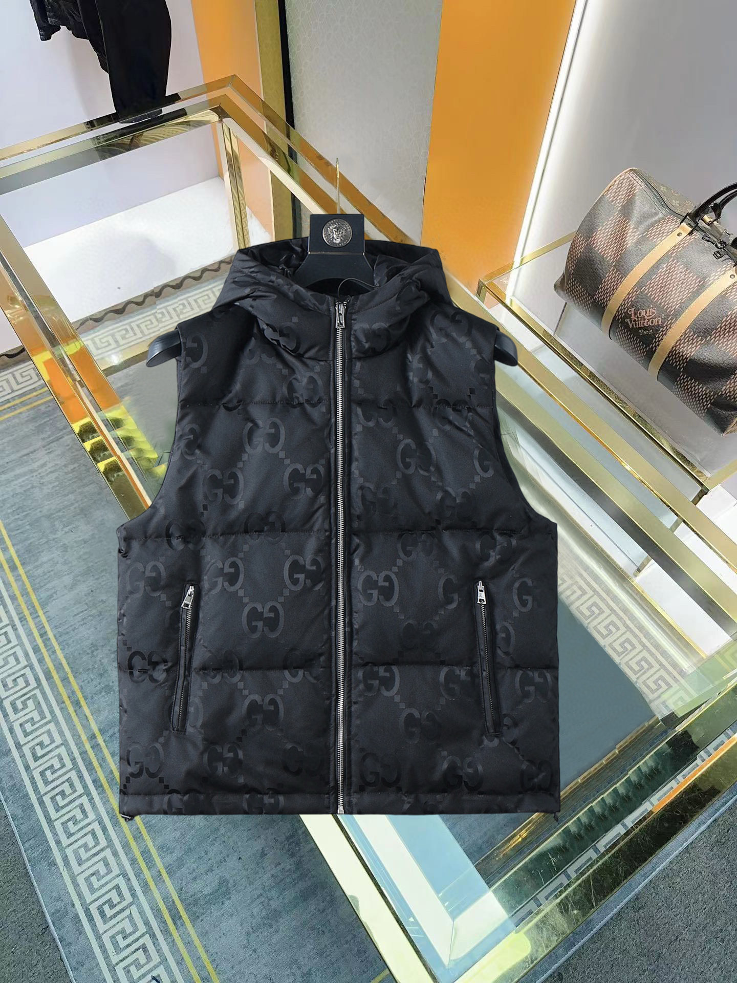 구찌 2컬러 남자 조끼